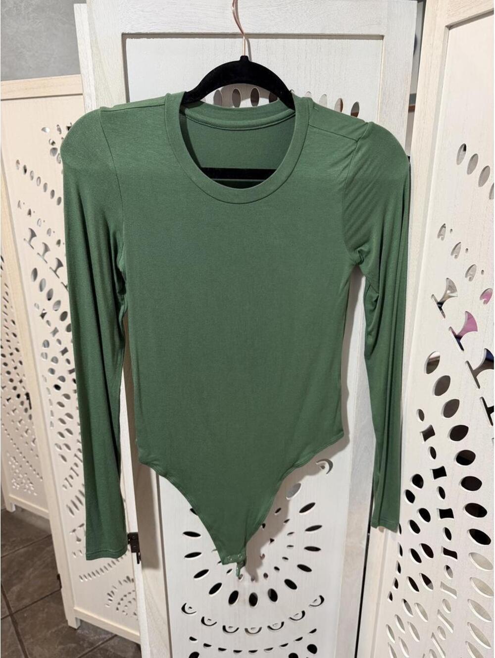 VITALITY X COSMOPOLITAN green long sleeve bodysuit